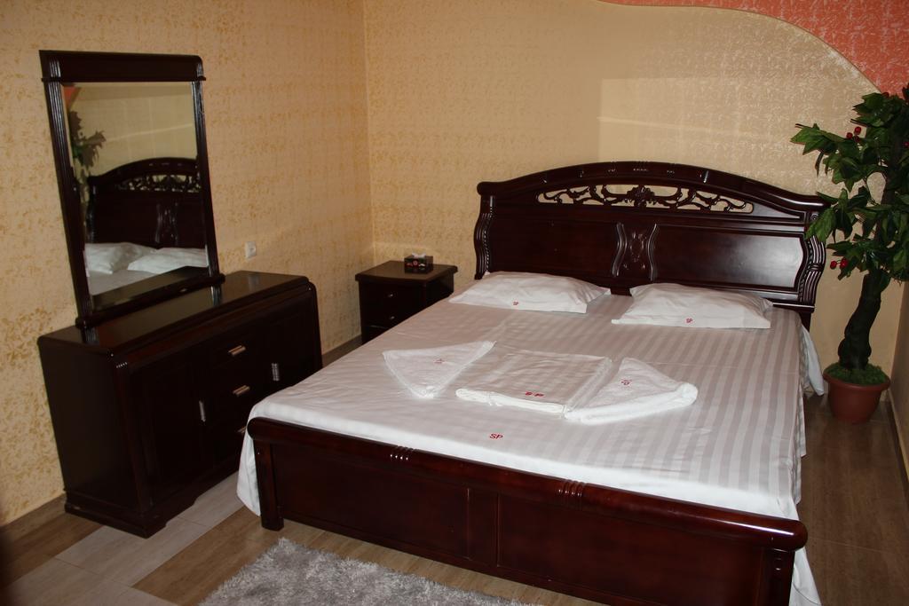 يريفان Sochi Plaza Hotel الغرفة الصورة